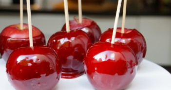 Pommes d’amour comme à la fête pommes d'amour hervecuisine