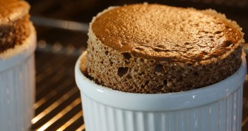 Soufflé au chocolat facile et léger soufflé chocolat facile recette