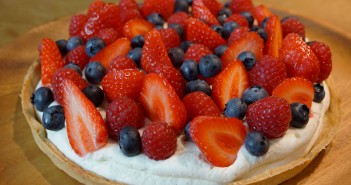 Tarte aux fruits rouges (fraises, myrtilles, framboises)